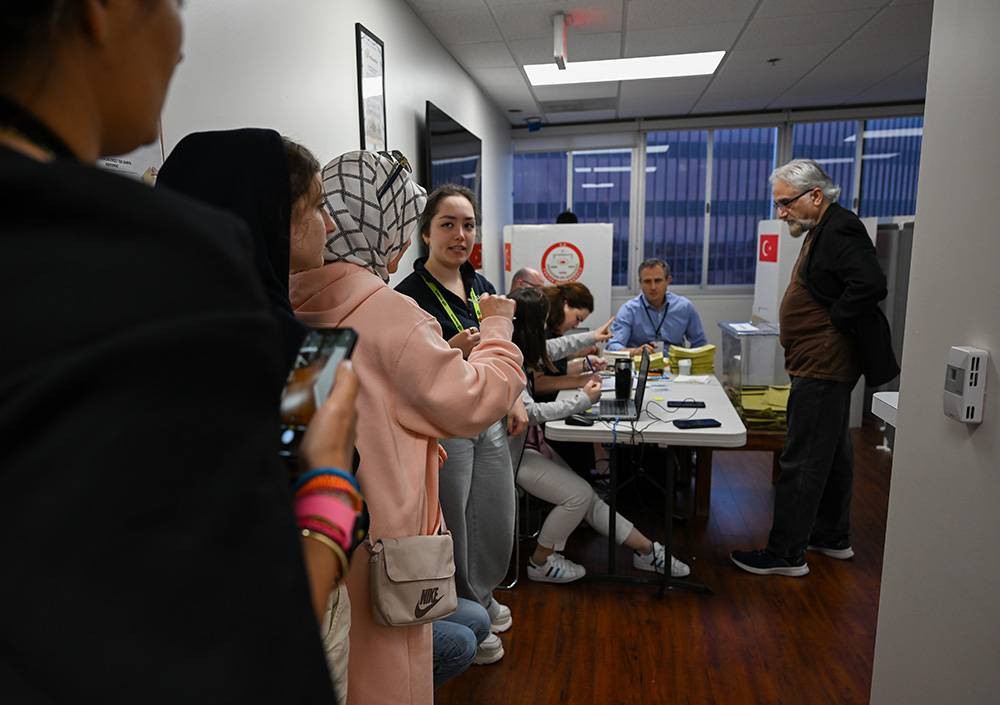 Yurt dışında 717 bin 612 seçmen sandık başına gitti - Resim: 4